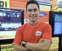 Darius Sinathrya Jadi Manajer Tim Futsal Indonesia Darius Sinathrya Jadi Manajer Tim Futsal Indonesia