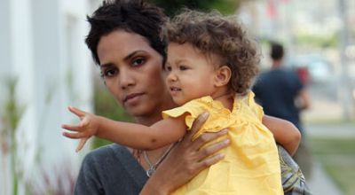 Akhirnya, Halle Berry Dapat Hak Asuh Anak Akhirnya, Halle Berry Dapat Hak Asuh Anak