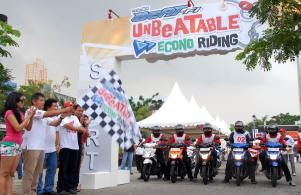 Konsumsi BBM Honda BeAT Injeksi Tembus 90,32 Km/Liter Konsumsi BBM Honda BeAT Injeksi Tembus 90,32 Km/Liter
