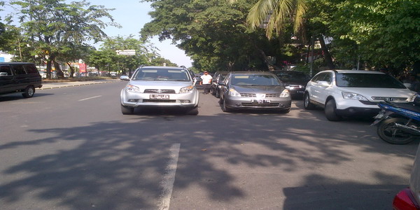 Keterbatasan Lahan, Penyebab Parkir Liar Labschool Keterbatasan Lahan, Penyebab Parkir Liar Labschool