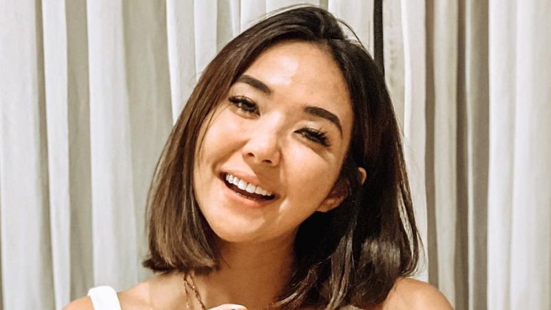 5 Potret Gisel Pakai Dress Mini Hijau Liburan di Bromo