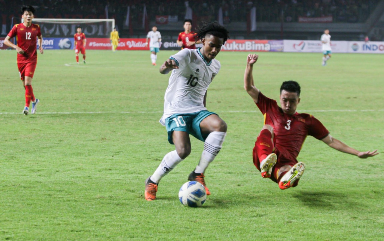 Penyebab Pemain Vietnam Kerap Jatuh saat Lawan Timnas Indonesia U-19 di Piala AFF U-19 2022