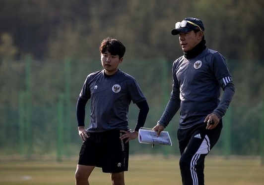 Adu Prestasi Pelatih Timnas Indonesia U-19 Shin Tae-yong vs Pelatih Thailand U-19 Salvador Valero Garcia: Juara vs Spesialis Runner-up!