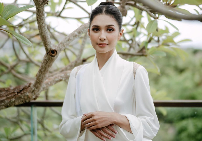 Biodata dan Agama Mikha Tambayong, Istri dari Aktor Deva Mahenra