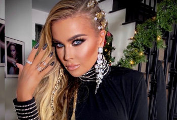 Aktris Baywatch Carmen Electra Buka Akun OnlyFans di Usia 50 Tahun