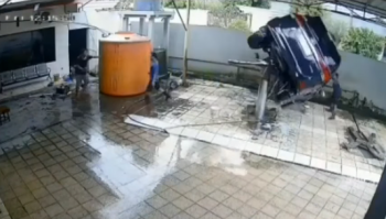 Yuk Pahami Kelebihan dan Kekurangan Cuci Mobil Hidrolik