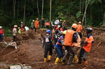 Tim SAR Temukan 3 Jenazah Perempuan di Warung Sate Shinta dan Desa Cijendil