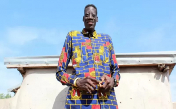 Tingga Badan Nyaris 3 Meter, Lelaki Asal Ghana Ini Digadang-gadang Jadi Pria Paling Tinggi di Dunia