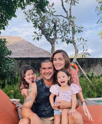 Abi Yapto, Suami Yasmine Wildblood