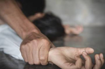 Tragis! Wanita Ini Dianiaya Lalu Diperkosa Mantan Pacar di Kantor Ekspedisi Kalideres