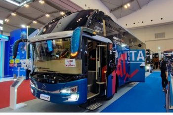 Keren! PO Bus Super Mewah, Ada Fasilitas Kursi Pijat hingga Ruang Karaoke