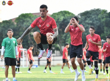 Disalami Shin Tae-yong tapi Pasang Muka Dingin, Stefano Lilipaly Kena Ledek