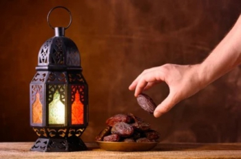 Niat Puasa 2 Ramadhan 1444H Lengkap Bacaan Arab Latin hingga Artinya