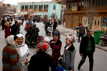 Muslim di China Hadapi Larangan Berpuasa Selama Ramadhan