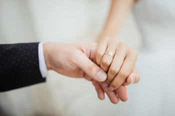 Bandung Perlu Mengambil Langkah Tegas Menghadapi Penyebab Meningkatnya Permohonan Pernikahan Anak