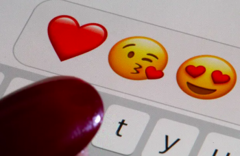 Penting Diketahui! Kirim Emoji Hati Merah Bisa Dikenai Hukuman Penjara
