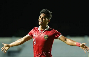 Pertarungan Sengit di Piala AFF U-23 2023: Ramadhan Sananta Dipepet oleh Duo Pemain Malaysia U-23
