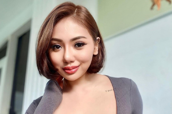 Avtobusda sik bilan teginish