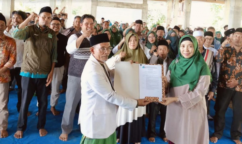 Kukuhkan Relawan Rohmi-Firin, Cagub NTB Sitti Rohmi Djalilah Pesan Hindari Kampanye Hitam