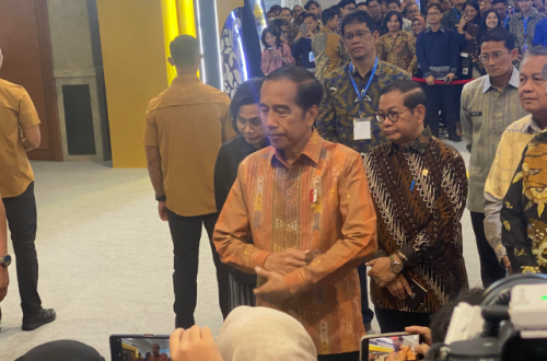 Anggaran HUT ke-79 RI Bengkak, Jokowi: Wajar