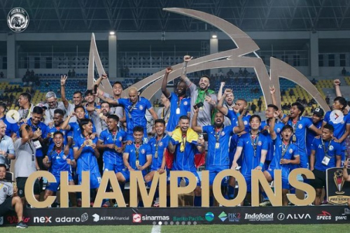 Juara Piala Presiden 2024, Arema FC Distribusikan Santunan ke Korban Tragedi Kanjuruhan