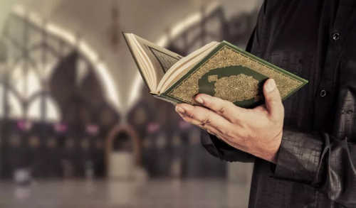 10 Contoh Bacaan Tajwid Mad Tamkin dalam Alquran dan Pengertiannya