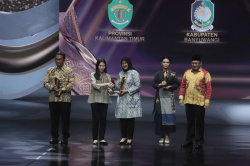 Sukses Majukan Sports Tourism, Bupati Banyuwangi Sabet Penghargaan Pemimpin Daerah Awards 2024