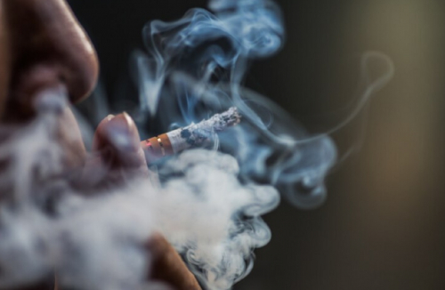 Penjualan Rokok Diperketat, Pedagang Akui Tak Jual ke Anak Kecil