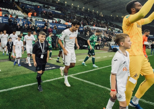 Penyebab Pelatih Swansea City Luke Williams Mainkan Nathan Tjoe-A-On sebagai Starter di Piala Liga Inggris 2024-2025