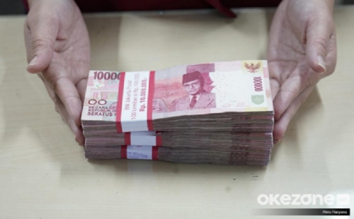 Rupiah Ditutup Menguat ke Rp15.550 per USD Usai Jokowi Reshuffle Kabinet