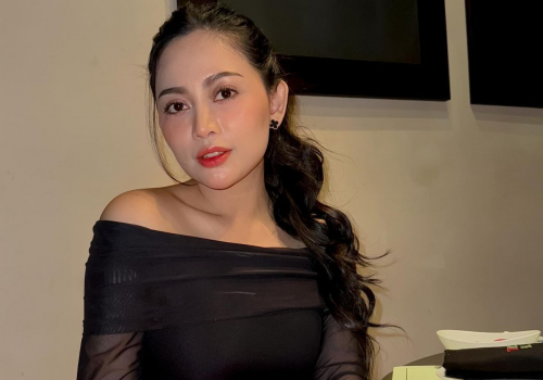 Dikabarkan Putus dengan Salim Nauderer, Intip Tampilan Hot Rachel Vennya dengan Mini Dress