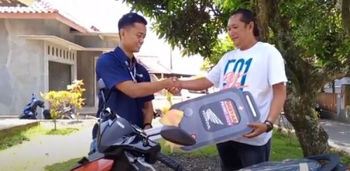 Bahagianya Nasabah MNC Finance Dapat Hadiah Motor