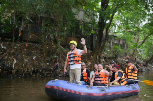 Berkunjung ke Padepokan Ciliwung, Warga Sampaikan Aspirasi ke Ridwan Kamil