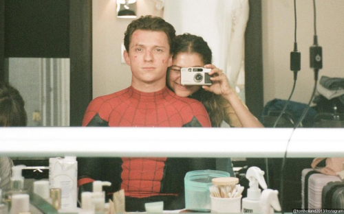 adu-kekayaan-zendaya-dan-tom-holland-pasangan-miliarder-muda