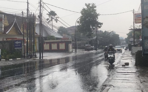 Prakiraan Cuaca Jakarta : 2 Wilayah Diguyur Hujan Ringan di Malam Hari