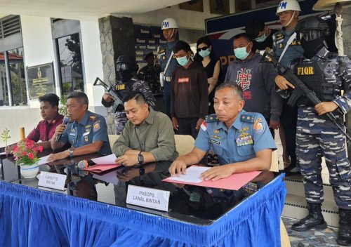 Tegang! TNI AL Tembaki Kapal di Selat Riau, Ternyata Isinya WNA Cantik Asal China