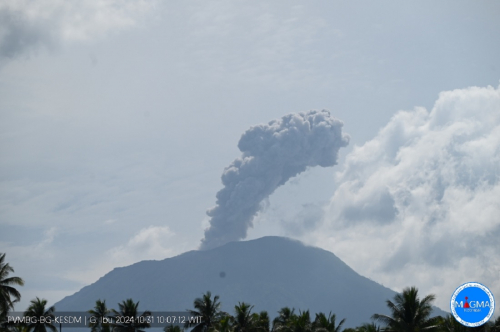Gunung Ibu Erupsi Pagi Ini, Luncurkan Abu Vulkanik 1.000 Meter