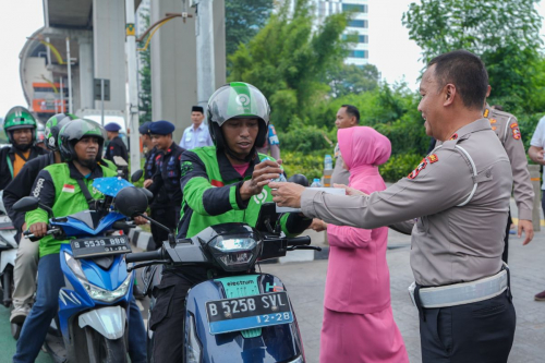 Tingkatkan Gizi Masyarakat, Korlantas Polri Galakkan Program Jumat Berkah