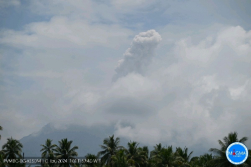 Gunung Ibu Meletus, Luncurkan Abu Vulkanik 1.000 Meter