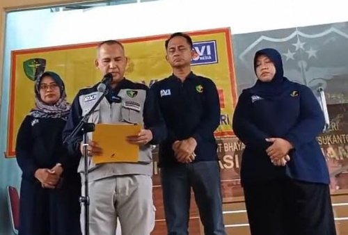 rs-polri-terima-11-kantong-jenazah-dan-1-kotak-berisi-bagian-tubuh-korban-kebakaran-pabrik-pakan-di-bekasi