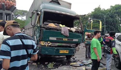 Truk Ugal-ugalan di Tangerang Ternyata Dikemudikan Kernet Tanpa SIM