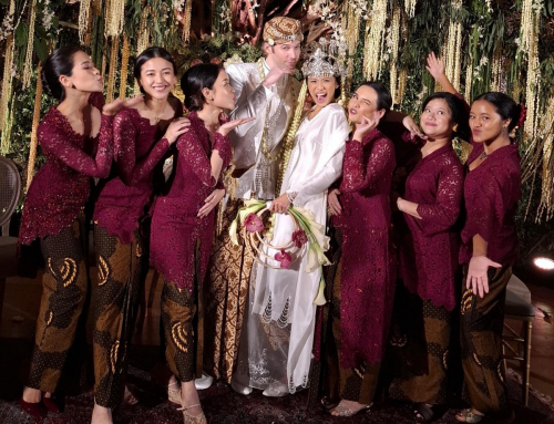 5 Potret Pesona Maudy Ayunda Pakai Kebaya Merah, Kondangan Merangkap Jadi Bridesmaid