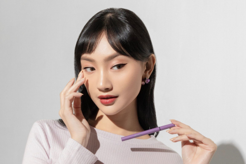 Mau Buat Wingless Eyeliner Look dengan Sempurna, Simak Tips Berikut ya!