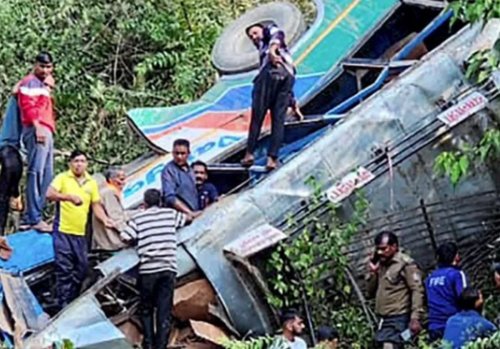 bus-padat-penumpang-terjun-ke-jurang-36-orang-tewas