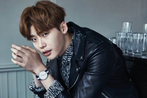 Lee Jong Suk Reuni dengan Sutradara W dalam Drama Seochodong