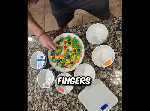 Rekor Dunia Baru, Pria Ini Tunjukkan Kecepatan Super dalam Menyortir Permen Kacang