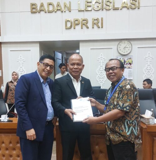 dukung-revisi-uu-pub-baleg-dpr-menjamin-hak-warga-dalam-kegiatan-menyumbang