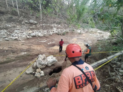 Lubang Misterius Ditemukan di Blitar Selatan, BPBD Surati PVMBG
