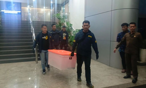 2 Senpi Disita Polisi Terkait Kasus Judi Online Libatkan Pegawai Komdigi