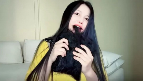 Camilan Unik Ini Mirip Rambut Manusia